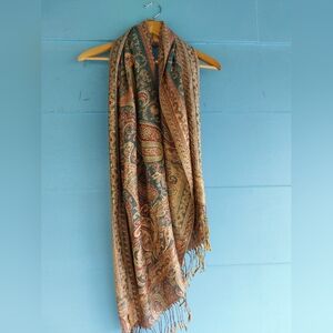 Elegant Paisley Scarf in Teal and Gold
